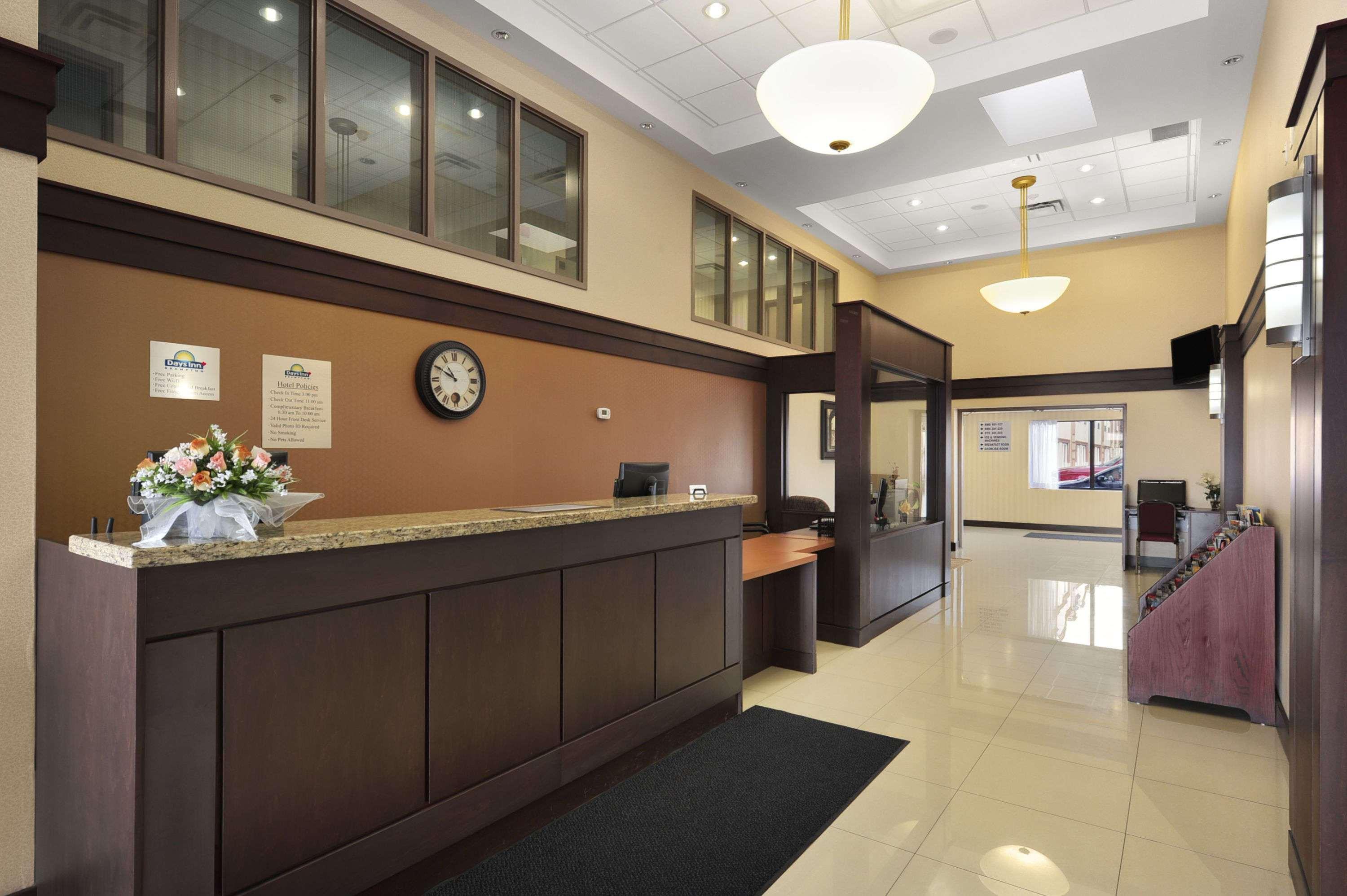 Days Inn By Wyndham Brampton Exterior foto